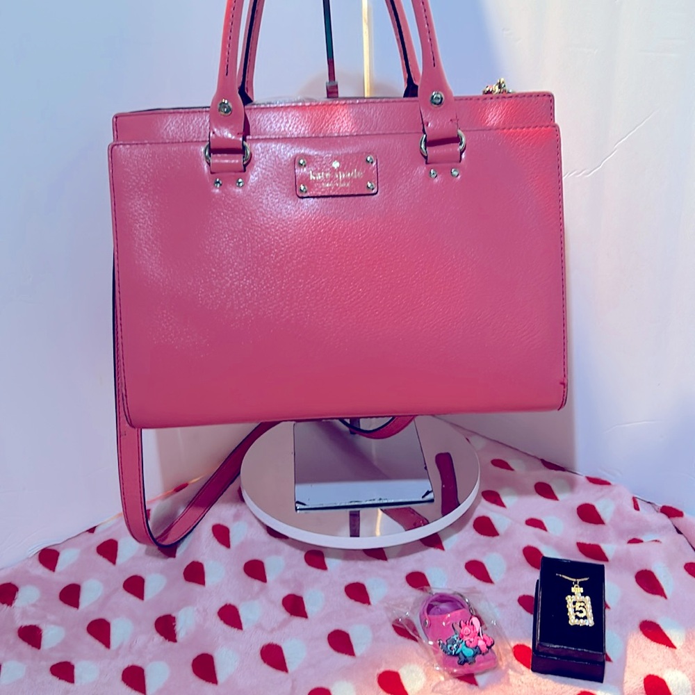 KateSpade Crossbody Satchel EUC with free #5 Necklace & Croc Keychain &  Stitch